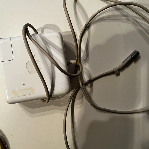 Apple MagSafe 1 Laptop Charger Previously Owned - Picture 3 of 7